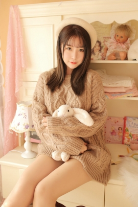 巨乳猫九酱Sakura - 驼色毛衣 [25P-179MB]