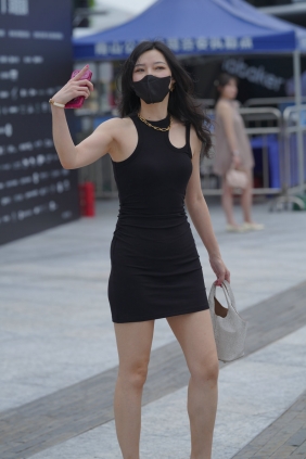 精选街拍视频 No.6271 黑色吊带裙 [114P-1.31GB]